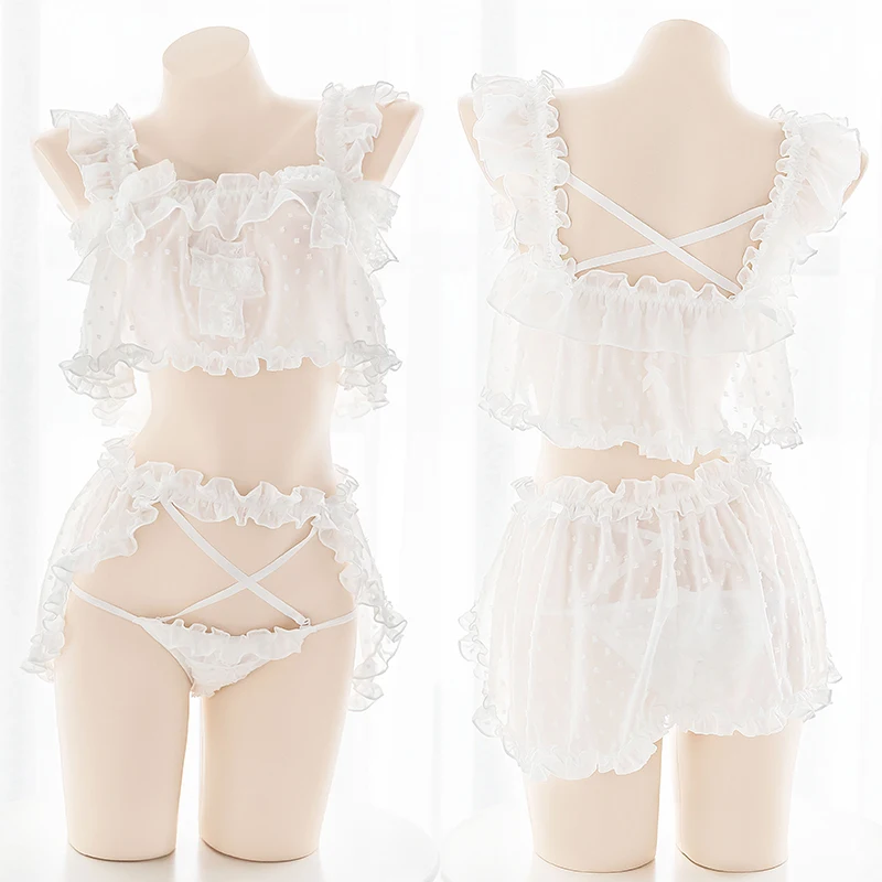 Чистый белый комплект нижнего белья с крестообразной печатью для молодых