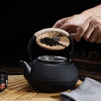 

Japanese Iron Tea Pot with Stainless Steel Infuser Cast Iron Teapot Tea Kettle for Boiling Water Oolong Tea ZM1031