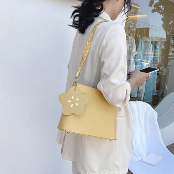 

Women Bucket Shoulder Bag Lady PU Leather Flower Pendant Casual Handbag Totes Youth Ladies Simple Versatile Bag