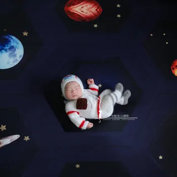 

Vintage Baby Astronant Costume Knitted Baby Footie Pajamas Newborn Outfit Photogrpahy Props Infant Bonnet Set for Photoshoot