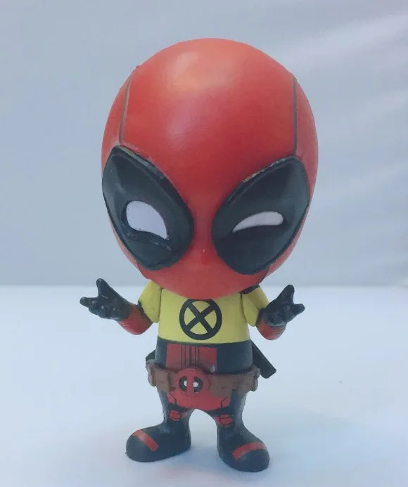 

Yaya Anime Cute Rotating Yellow Deadpool Small Base Base Boxed Garage Kit Decoration