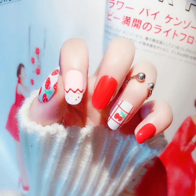 Красный Клубничный узор 24 листа/набор поддельные накладные ногти круглые