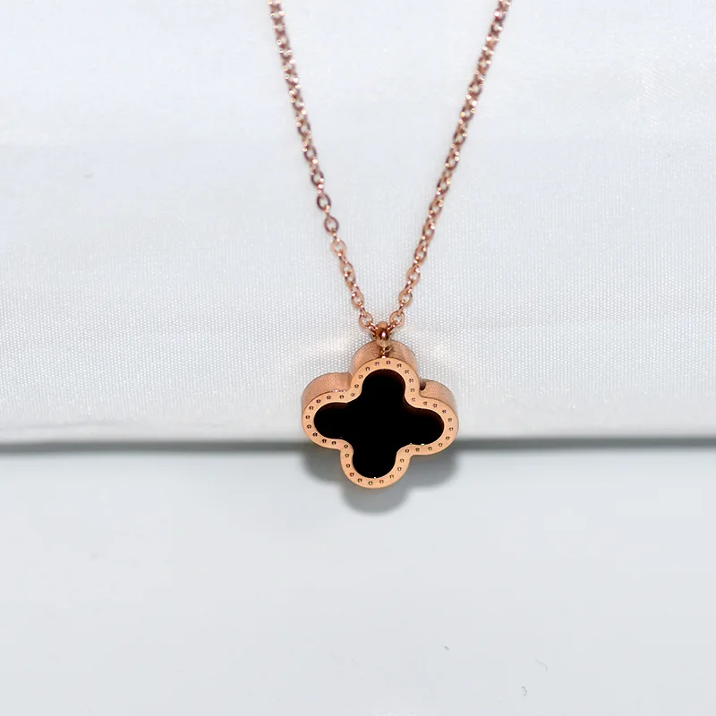 Модная и популярная титановая сталь Розовое золото lucky clover двухсторонняя черно-белая цепочка для ключиц