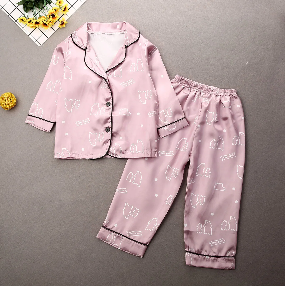 Pink Bear Пижамный комплект из шелкового атласа для маленьких мальчиков и девочек; одежда для сна; домашняя одежда для детей; однобортное ночное белье с отложным воротником и рисунком - Цвет: Pink Bear