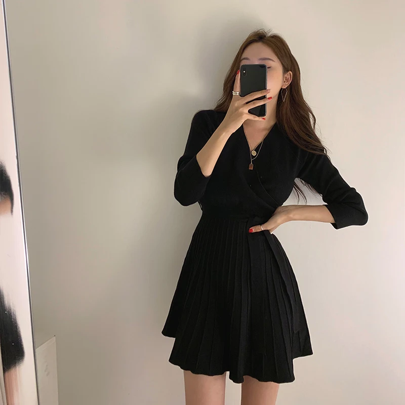New Winter Knit Short Dress Fashion Sexy Cross V-Neck Bandage Corset Pleated Dresses For Women Bottoming Colthing Fall 2020