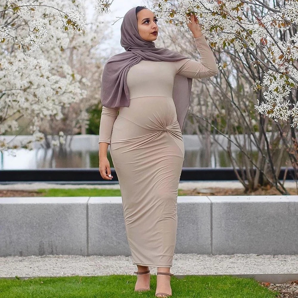 Мусульманские платья для полных женщин. Дубай абая мусульманская одежда. Полные мусульманки. Арабские женщины. Хиджаб для полных женщин.