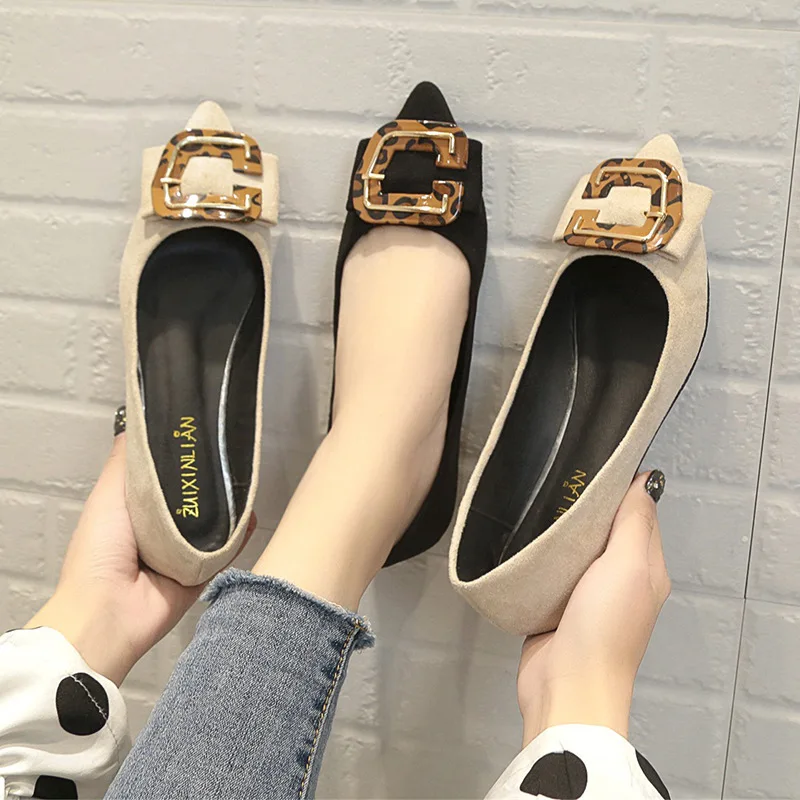 

Женские туфли с острым носком, квадратной пряжкой, без застежки