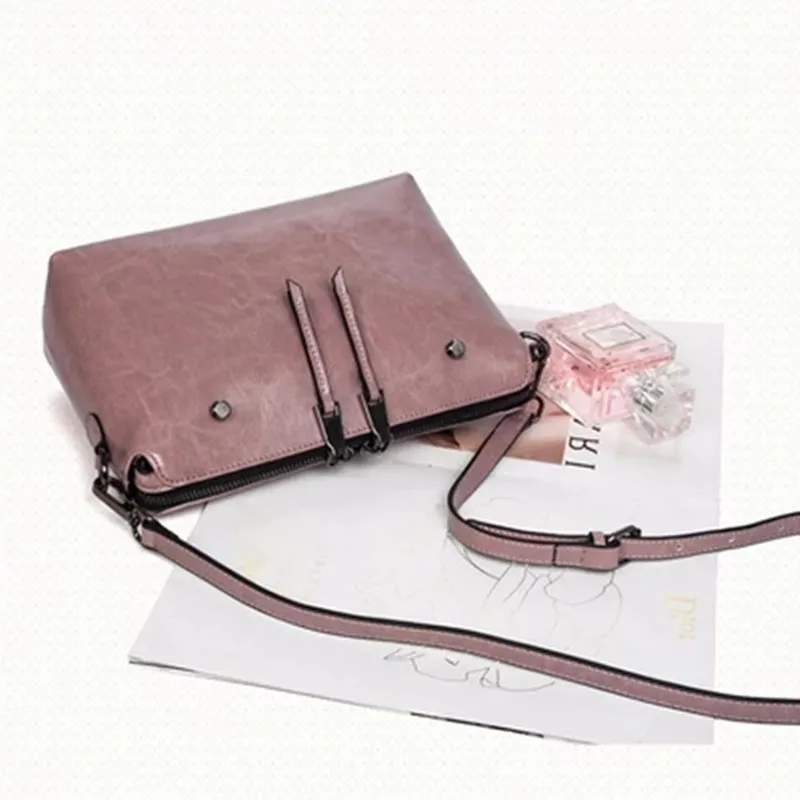 

new hot Spring and Summer Retro Ladies Messenger Bag Shoulder Bag Simple Ladies Bag
