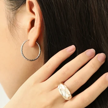 

Silvology 925 Sterling Silver Rhombus Texture Hoop Earrings Minimalist Circle Elegant INS Earrings for Women 925 Office Jewelry