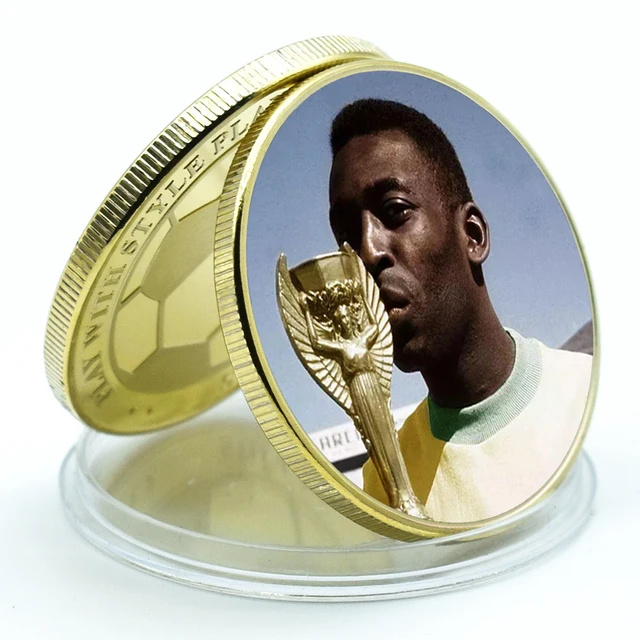 The King of Football Pele Gold Plated Commemorative Coin Set with Coin Holder Football Challenge Coins Souvenir Gift style 3