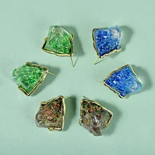 

European American Unique Elegant ins Triangle Crystal 925 Silver Studs Earrings Ins Celebrity Resin Ear Clips for Women New