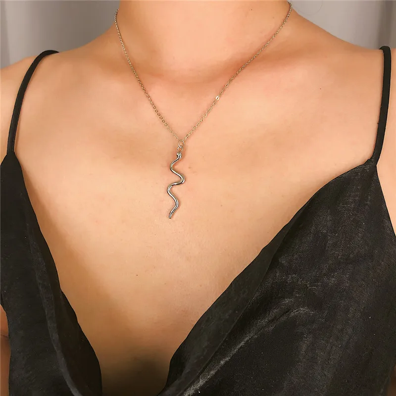 1PC Simple Cute Curved Snake Pendant Necklace Women Jewelry Punk Trendy Gold Silver Color Small Animals Choker Gift N98 | Украшения и