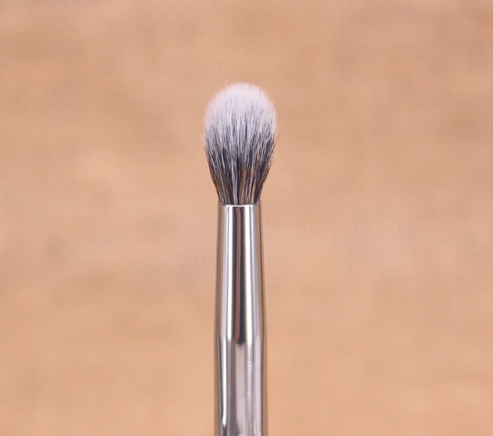 Description Picture 3 of itemPrecise Tapered Blending Brush Eyes Crease Contour Makeup Precision Cosmetics Beauty Applicator Tool