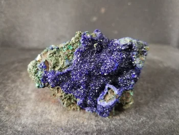 

83.2gNatural blue copper malachite is closely associated with each other