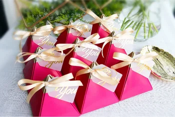 

500pcs Rose Red Wedding Candy Boxes Triangle Shape Gold Stamp Candy Box European Wedding Supplies Gift Chocolate Box WB1441