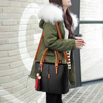 

2020 European/American fashion lychee handbag large-capacity casual tassel atmospheric shoulder messenger bag A30