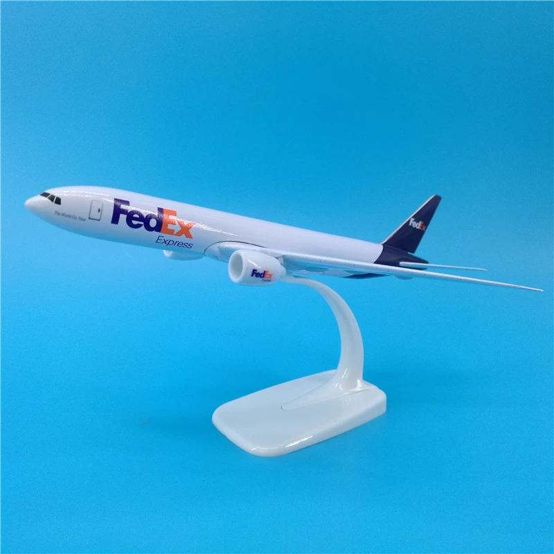 Стандартная авиационная модель 20 см 1: 300 масштаб B777 FedEx грузовой самолет Литой