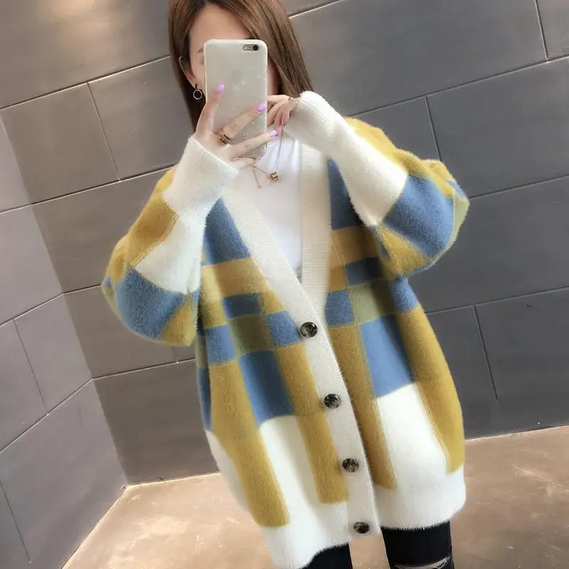 

2019 new women's cardigan autumn and winter imitation velvet lattice single-breasted long-sleeved thick warm