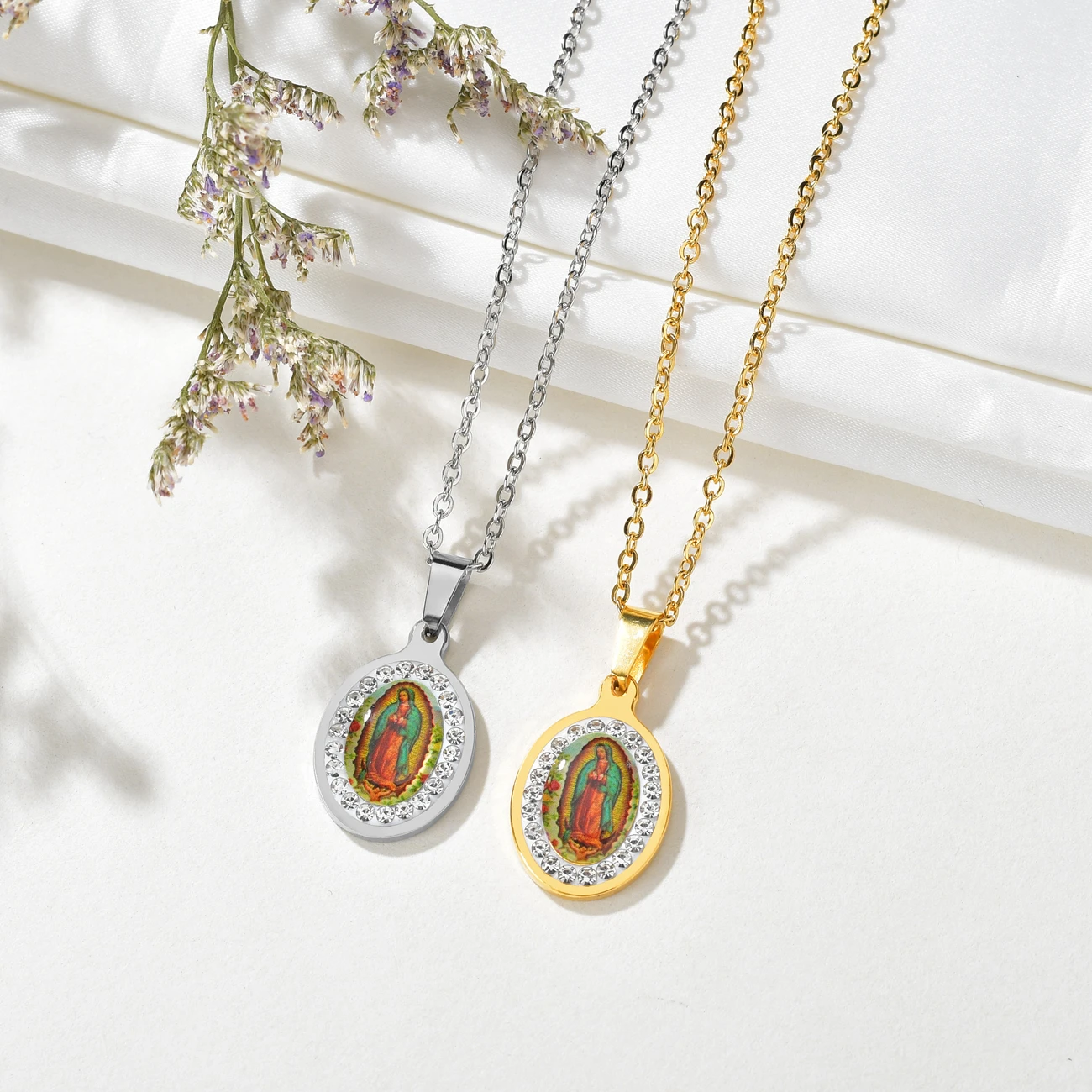 Akizoom Pendant Necklace Virgin Mary Golden Color Christian Jesus Oval Stainless Steel Catholic Men Women Religion Gifts