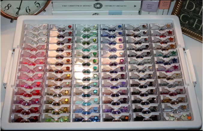 Стиль решения для хранения бисера крошечные контейнер Органайзер с 78 крошечные лоток с контейнерами и крышкой для бисера и алмазной живописи