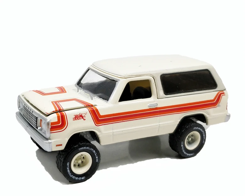 

1:64 Greenlight All Terrain S8 1978 Dodge Ramcharger Top Hand No Box