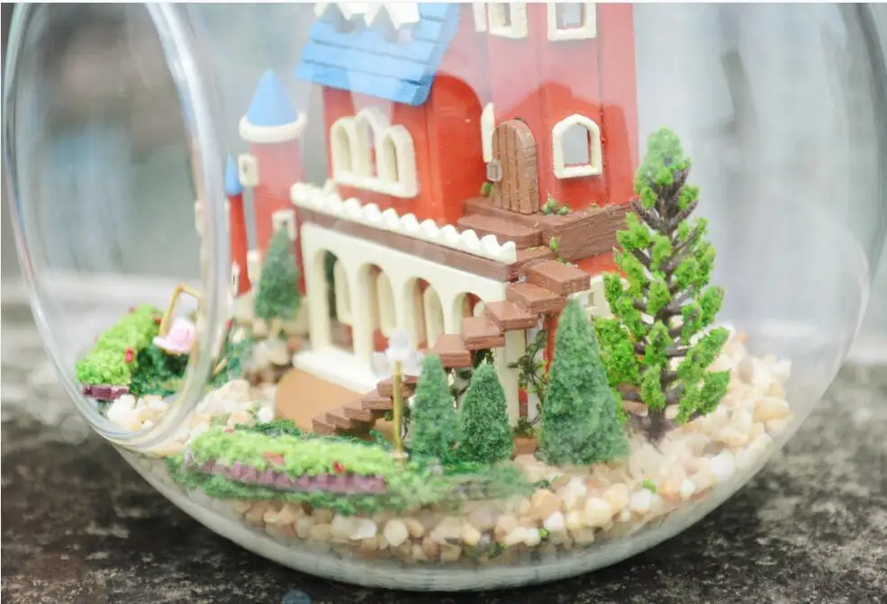 3D стеклянный Миниатюрный Кукольный домик деревянная игрушка Diy Кукольный дом с украшением мебели игрушки для детей замок Алисы