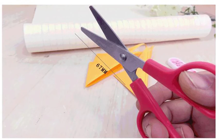 Маленькие ножницы для детей с защитной крышкой, острые лезвия из нержавеющей стали, мягкие ручки для детей, режущая бумага
