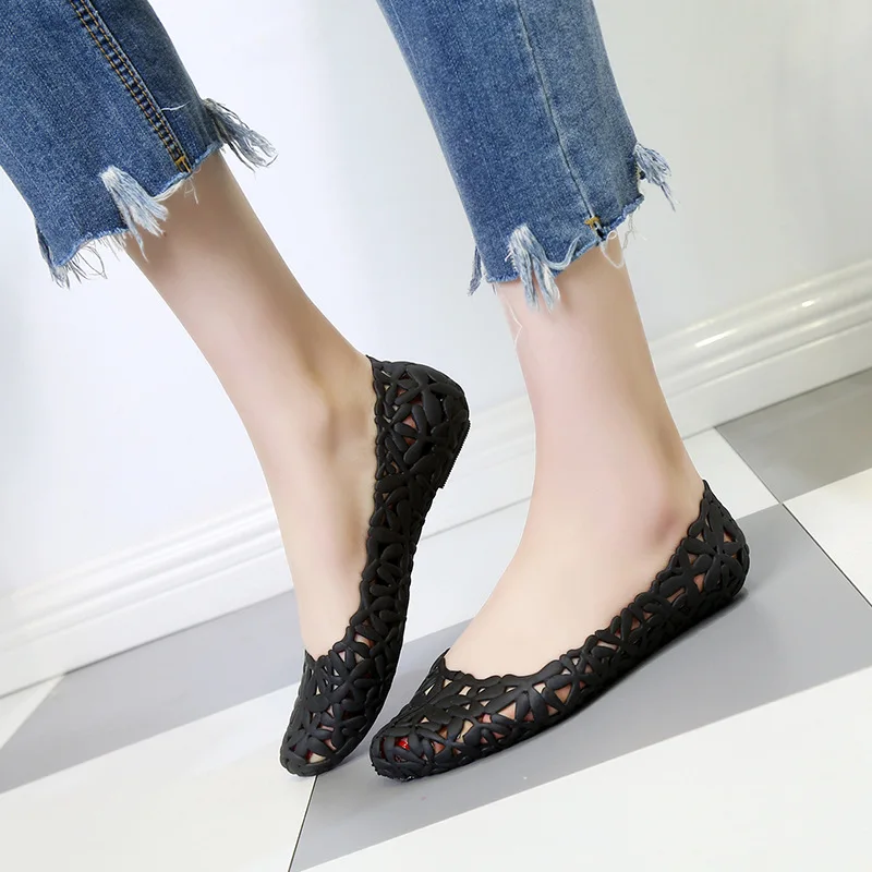 

Spring And Summer New Style Women's Low-Cut Flat Heel Foot Covering Porous Shoes Breathable Sandals Flower Hollow out Casual Sho
