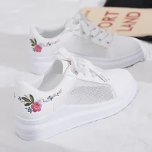 Белые туфли; женская летняя обувь; Новинка года; Джокер; корейские студенческие спортивные туфли на полой подошве; женские белые туфли с дышащей сеткой