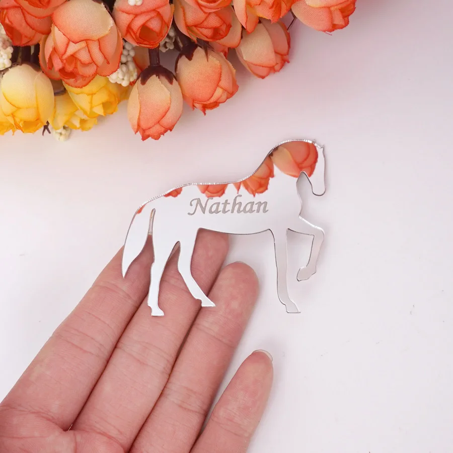 

30 Pieces 6CM Custom Name Mirror Horse Laser Cut Acrylic Sticker Personalized Wedding Babyshower Guest Gift Decor Favor