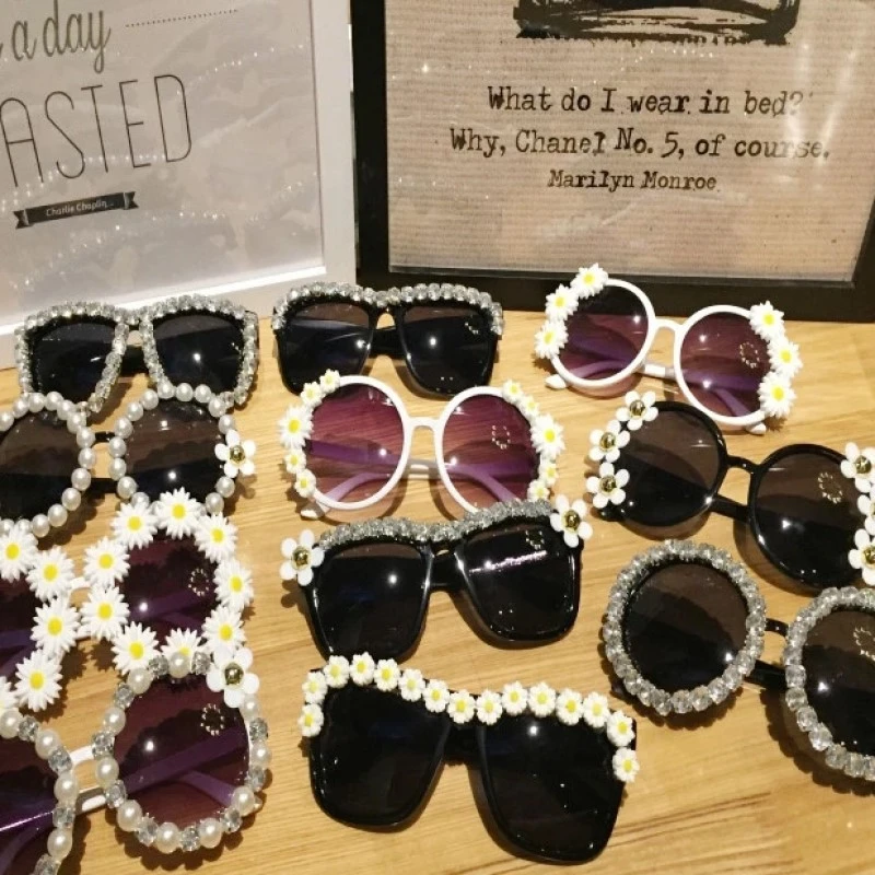 womens ray bans Gorgeous Women Round Sunglasses Crystal Diamond Pearl Handmade Eyewear UV400 Mirror Lens Flower Design Summer Sun Glasses big sunglasses