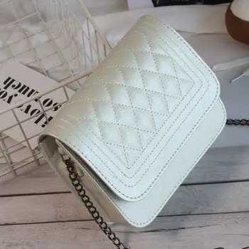 

2019 New Fashion Women's Bag Solid Color Simple Lingge Small Square Bag Single Shoulder Small Bag