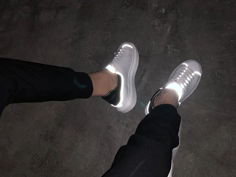 Real Leather Lighted Sneakers Casual white shoes Mens loafers Handiness Breathable Lovers shoes High quality Platform sneaker