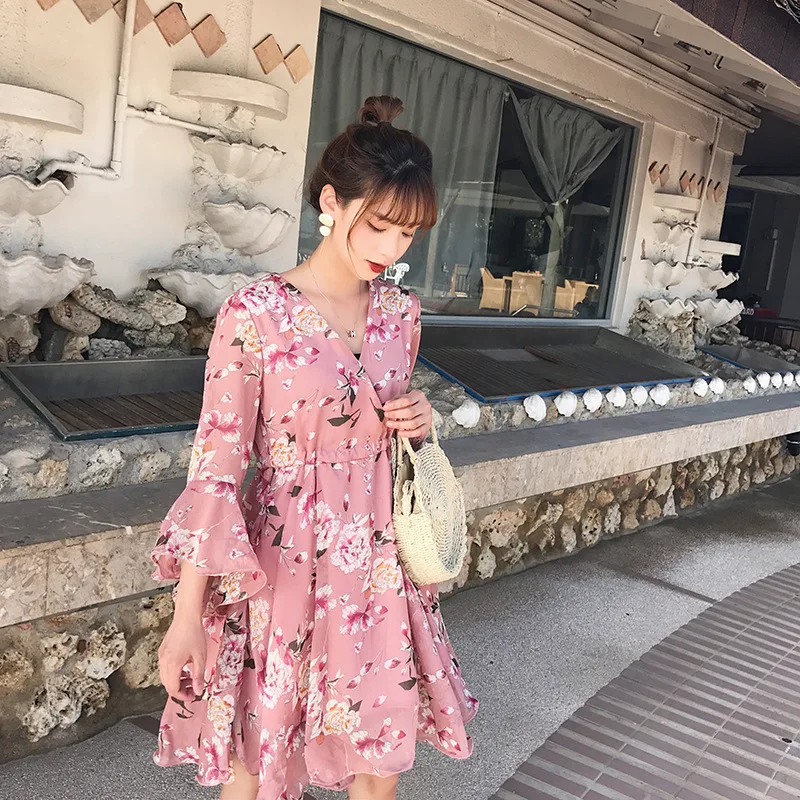 

2019 Chiffon Floral A- line Skirt Cross V-neck-Waist Hugging Nursing Loose And Plus-sized Mid-length Pregnant Women Dress