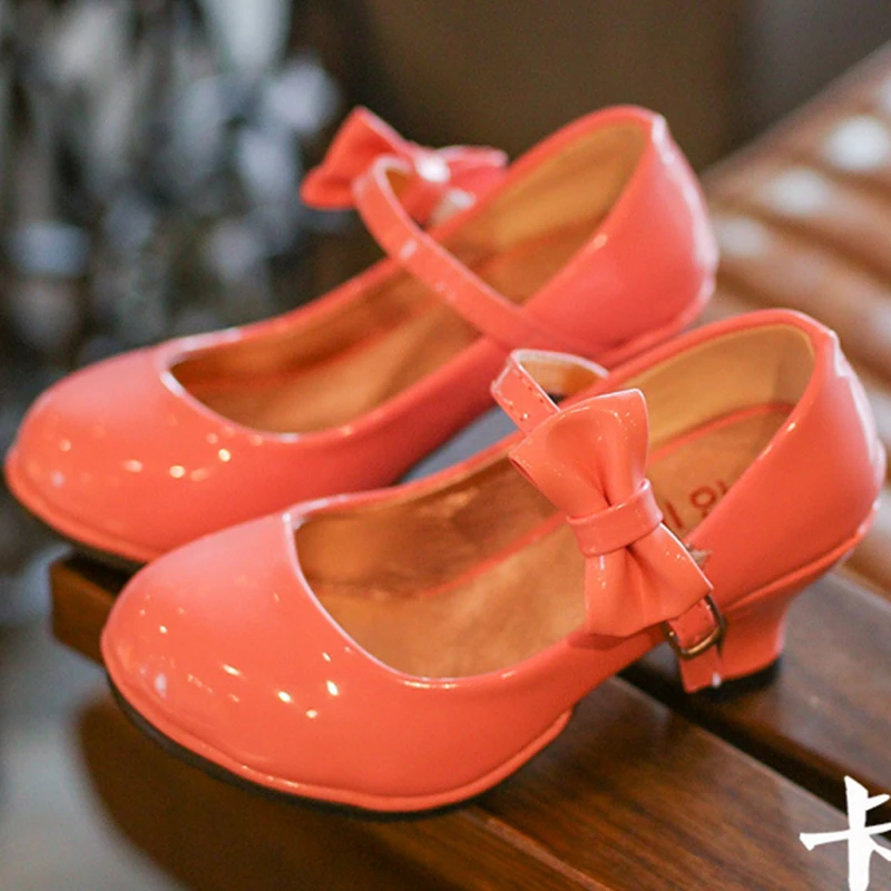 Новинка,, обувь принцессы вечерние туфли с бантиком для девочек блестящие однотонные красные модные туфли на высоком каблуке для детей, Размеры 26-35