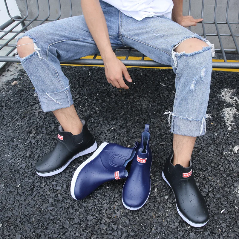New Leisure Rain Boots Men Low-Heeled Round Toe Shoes Waterproof Middle Tube Rain Boots Chaussures Femmes 201