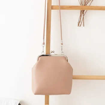 

2020 new summer niche design mini clip bag wild cute shoulder fashion simple messenger small bag