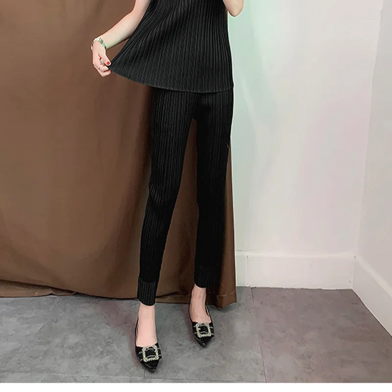 black trousers LANMREM круглый воротник короткий рукав сплошной цвет плиссированный набор для женщин Повседневная футболка+ брюки женские летние модные тенденции WH70502 - Цвет: black trousers
