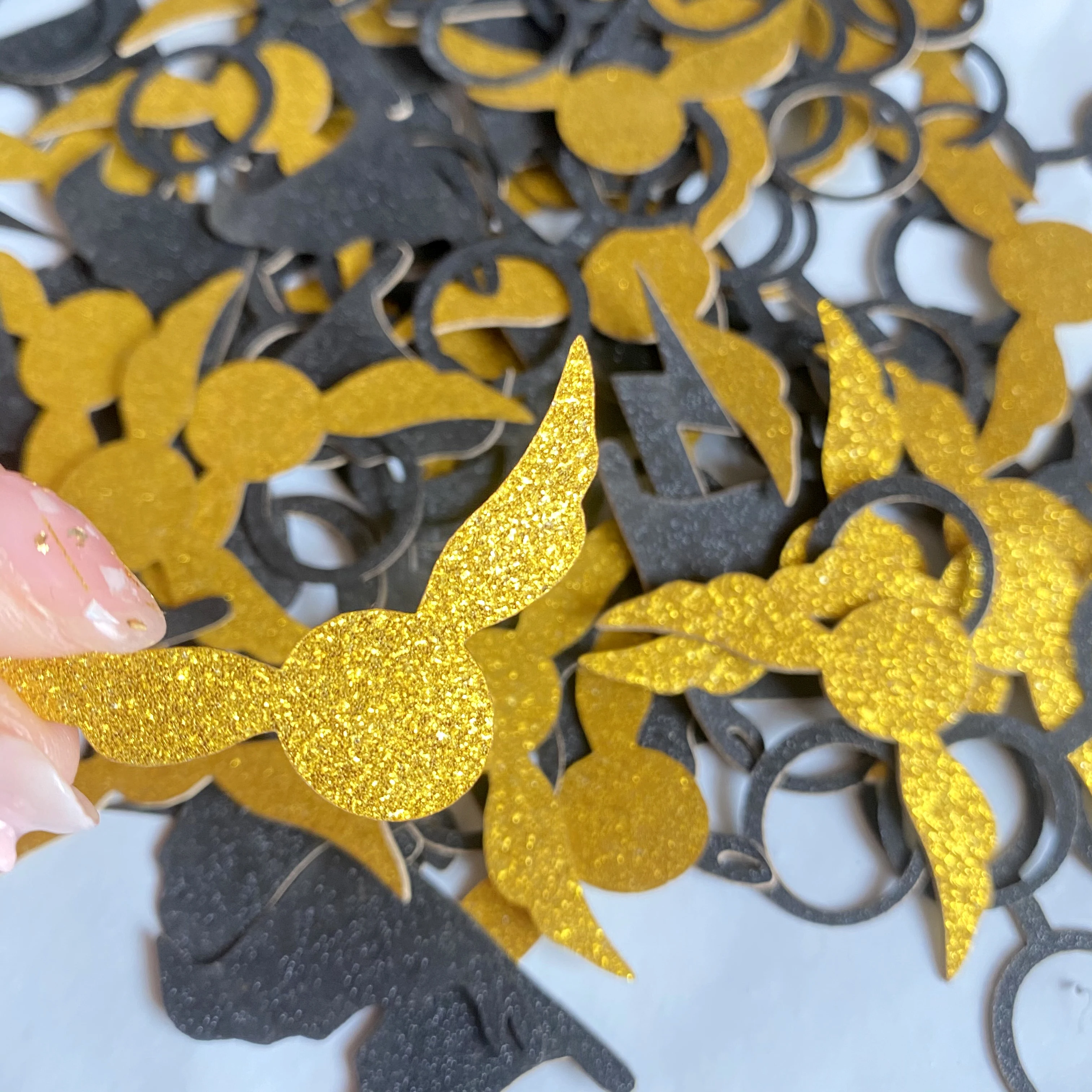 bottiglia Indietro, indietro, indietro parte Tregua confetti neri e oro