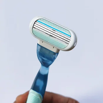 

Women Shaving Razor Blade for Girls Beauty Safety 3 Layer Razor Blade Head Replacement Suitable for Venus Hair Removal