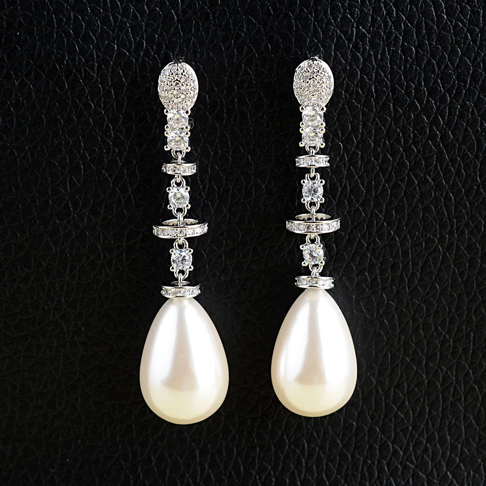 

2 pairs eardrop White Sea Shell Pearl White Golden Plated Earrings