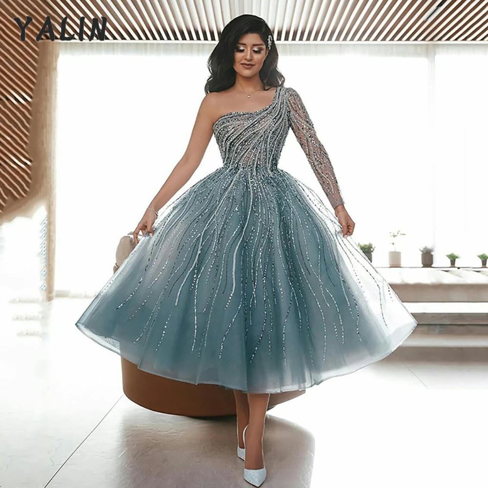 

Женское короткое платье на одно плечо YALIN, блестящее платье с одним открытым плечом для выпускного вечера