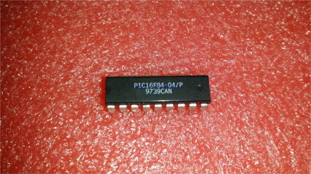 50 шт./лот PIC16F84-04/P PIC16F84 DIP-18