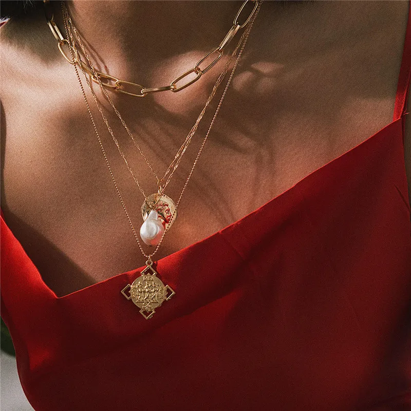 

Ahmed Punk Street Style Vintage Carve Portrait Pearl Pendant Necklaces Fashion Golden Multilayered Thick Chain Woman's Necklace