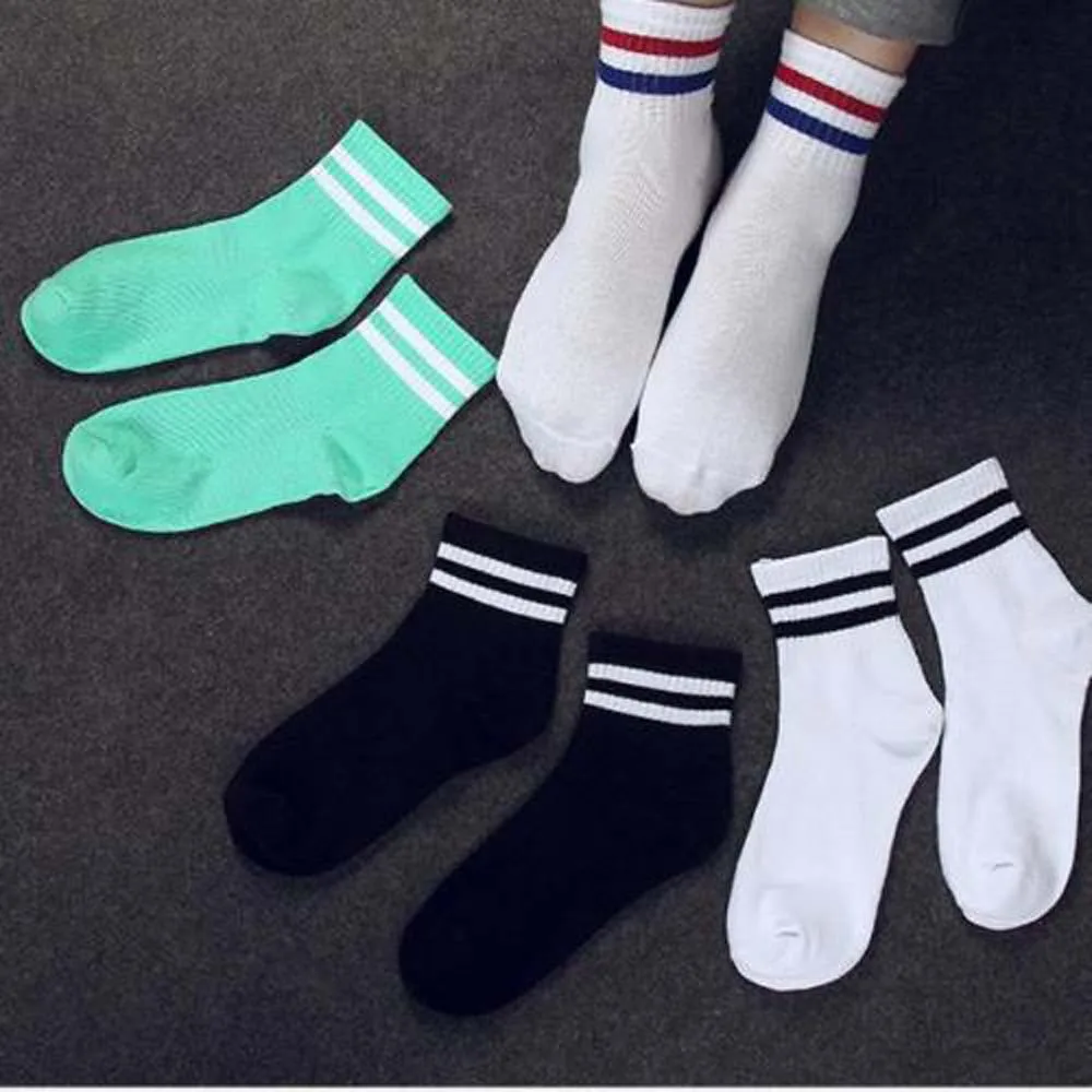 2021 gran oferta 1 par 100% calcetines de algodón deportes Casual calcetines de las mujeres calcetines de hombre al por mayor calcetines de deporte calcetín de alta calidad