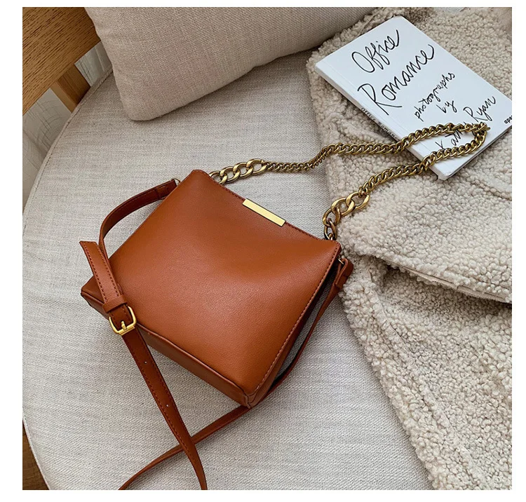 12212223879_2051307013