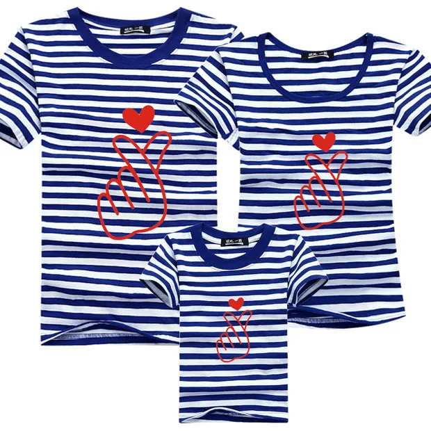 Kawaii/одежда в японском и корейском стиле; футболка для мамы и дочки; Femme Famili Look; одежда для мамы и сына; Рождественская Футболка с сердцем - Цвет: Stripe