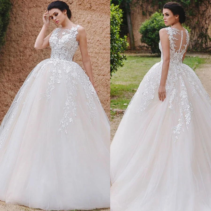 

Pretty O-neck Neckline Sleeveless Handmade Flowers Ball Gown Wedding Dress with Lace Applique Button Sweep Train Bridal Dress