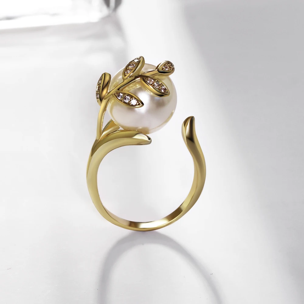 gold ring with pearl (2)