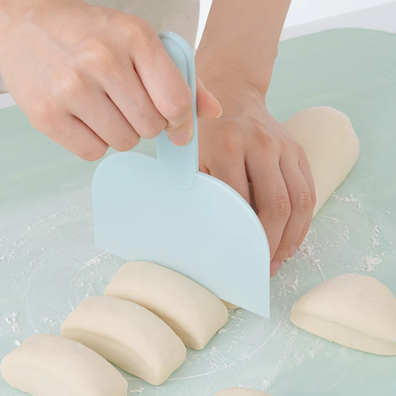 1pcs DIY Baking Scraper Butter  Plastic Cake Dough Cutter Kitchen Baking Tools S 